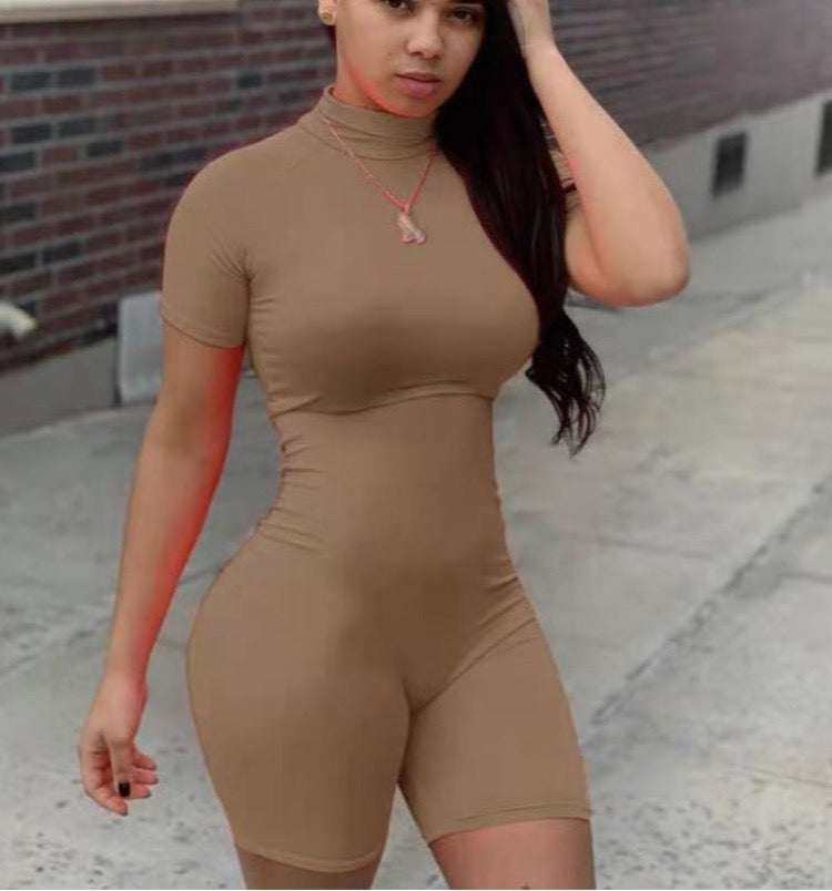 Women’s tight-fitting sports jumpsuit