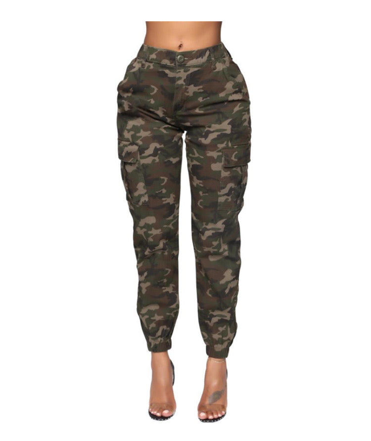 MULTI-POCKET CAMOUFLAGE PANTS