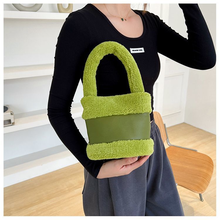 Lamb hair splicing portable water bucket fur bag
