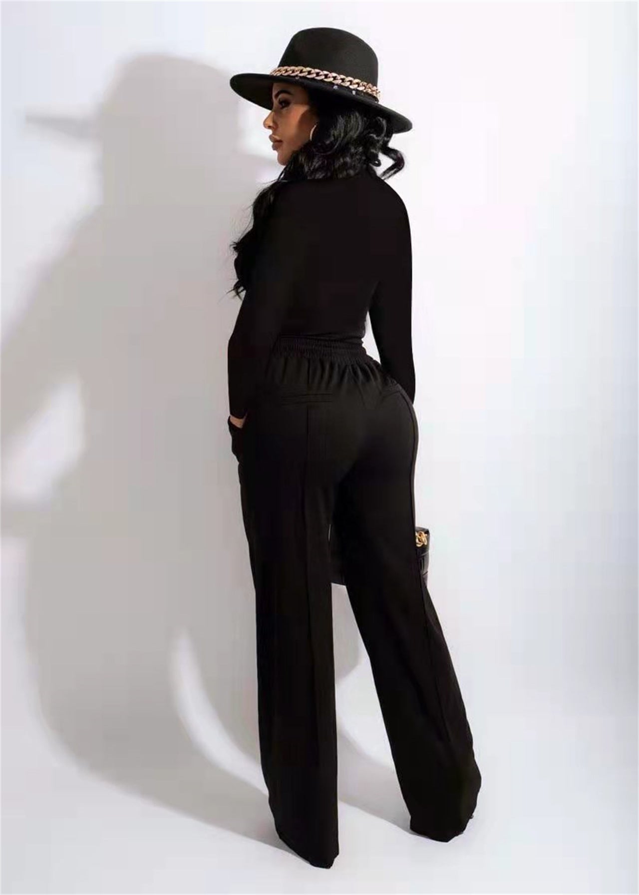Long sleeved solid color low cut two-piece set